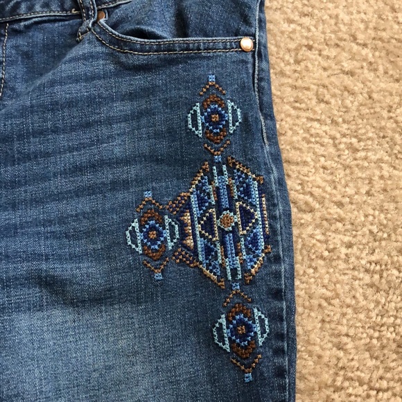 Wrangler distressed Aztec bootcut jeans - Picture 3 of 7